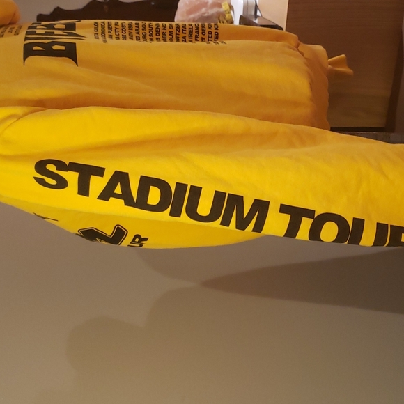 Justin beiber cropped hoodie - Picture 3 of 5